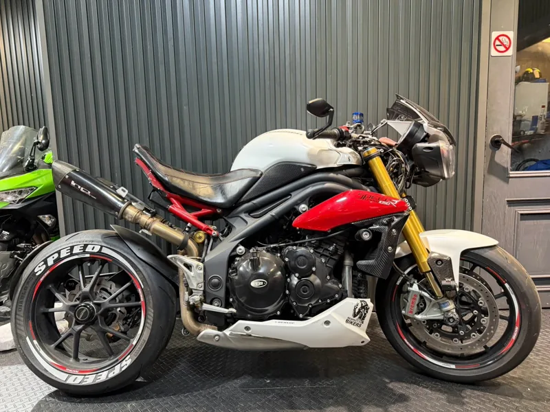 TRIUMPH 凱旋 Speed Triple 1050R．第 1 張